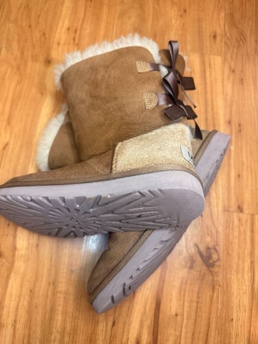 Ugg bailey bow chestnut suede - ugg,